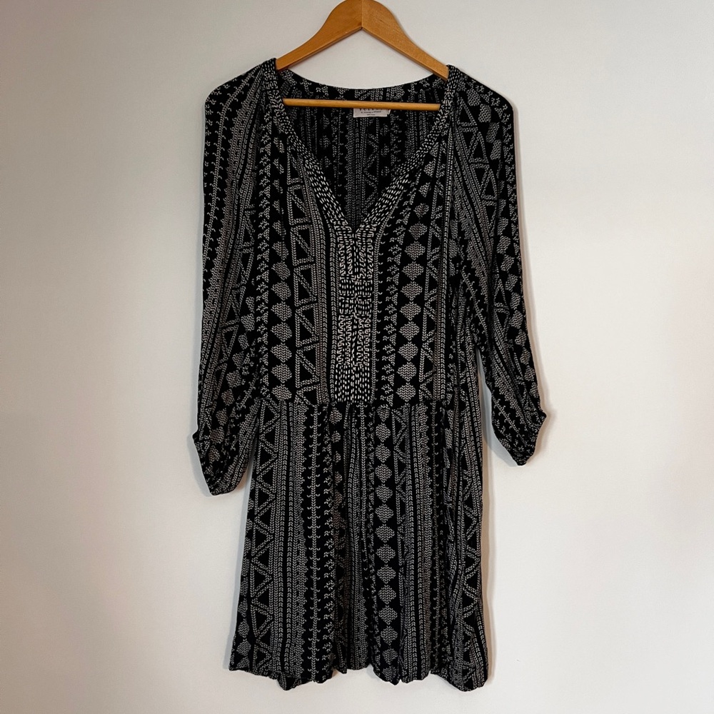 Velvet by Graham & Spencer Dark Blue Embroidered 3/4 Sleeve Mini Dress, sz. M